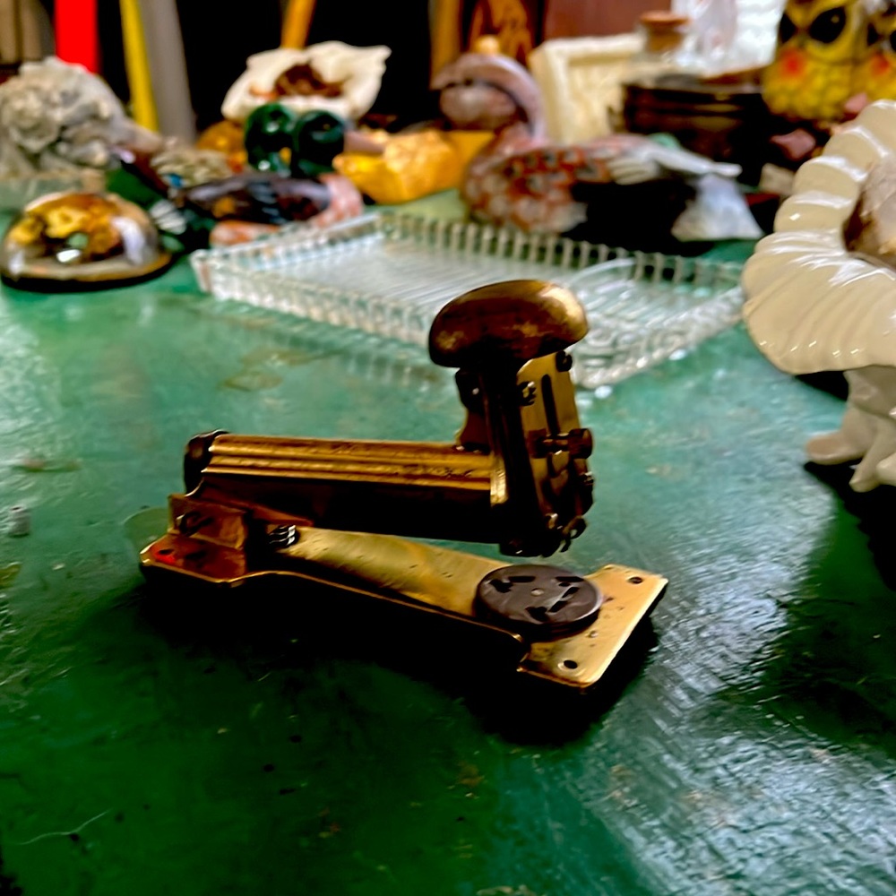 Solid brass vintage stapler - Picture 11 of 11